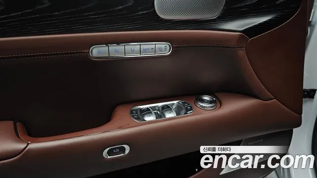 Genesis G90 Бензин 3.5 турбо AWD — Фото автомобиля 24