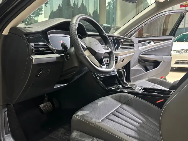 Volkswagen Passat — Фото автомобиля 19