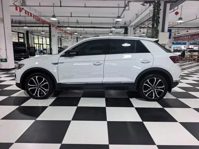 Volkswagen T-Roc — Фото автомобиля 5