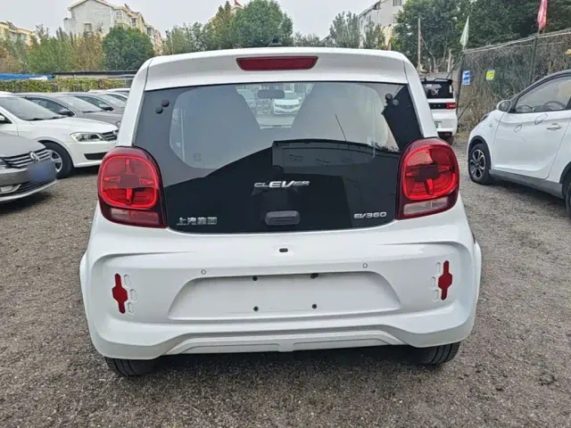 Roewe Clever — Фото автомобиля 5