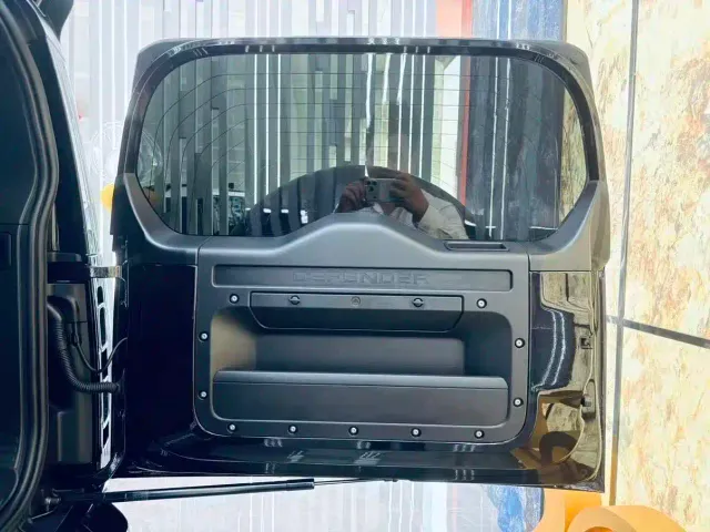 Land Rover Defender — Фото автомобиля 17
