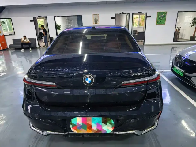 BMW 7 Series — Фото автомобиля 5