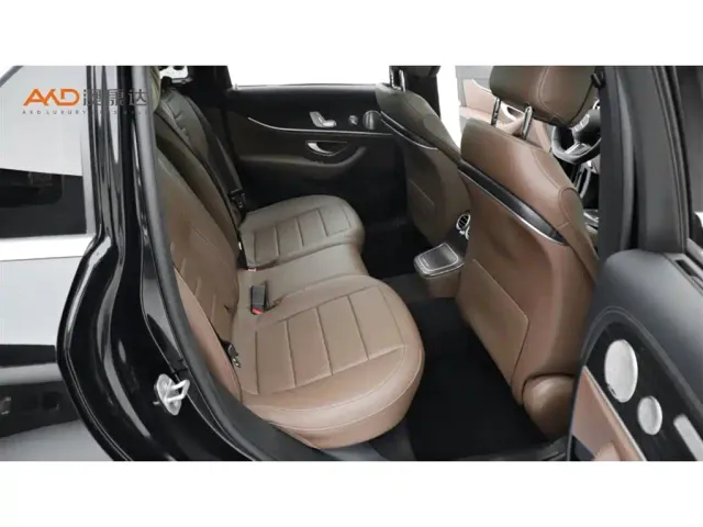 Mercedes-Benz E-Class — Фото автомобиля 8