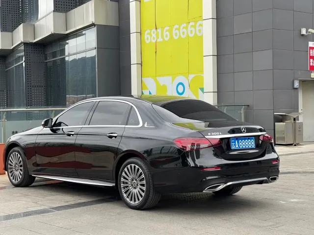 Mercedes-Benz E-Class — Фото автомобиля 7