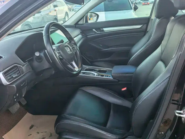 Honda Accord — Фото автомобиля 4