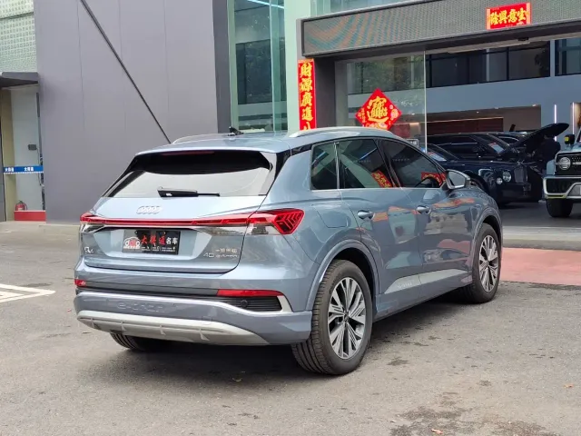 Audi Q4 e-tron — Фото автомобиля 14