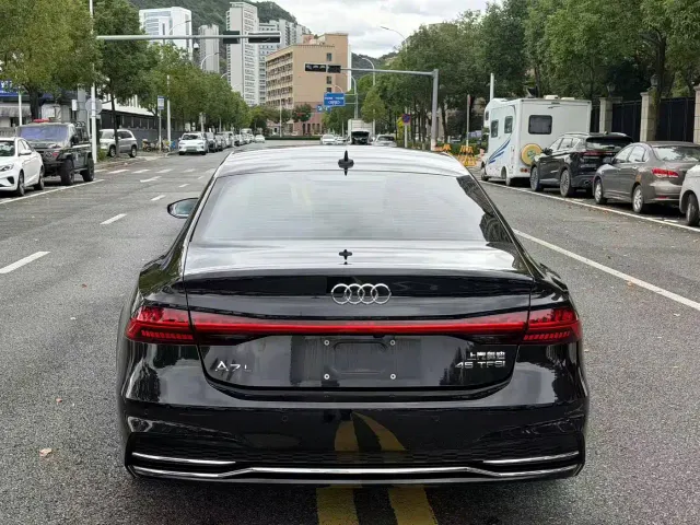 Audi A7L — Фото автомобиля 5