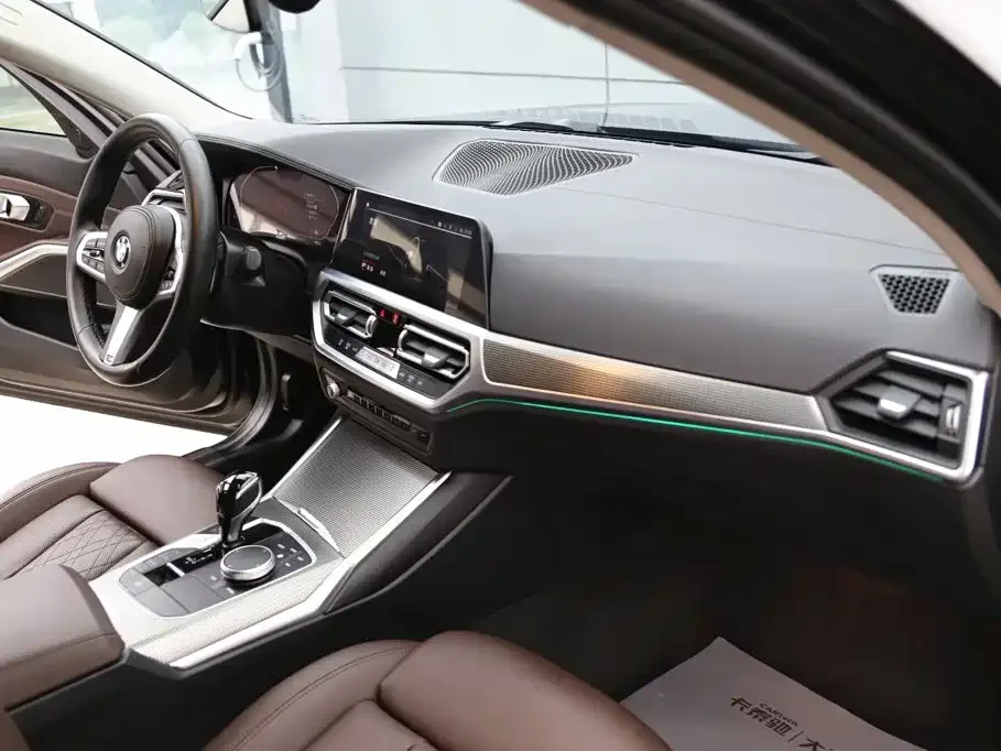 BMW BMW 3 Series 2022 325i M Sport Shadow Edition — Фото автомобиля 22