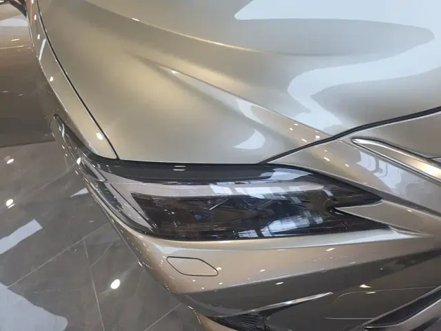 Lexus ES — Фото автомобиля 10