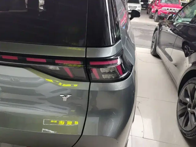 GAC Aion Y — Фото автомобиля 7