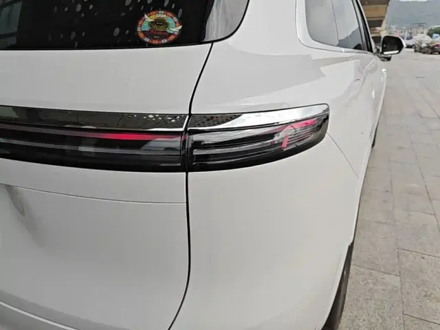 Aito M7 — Фото автомобиля 7