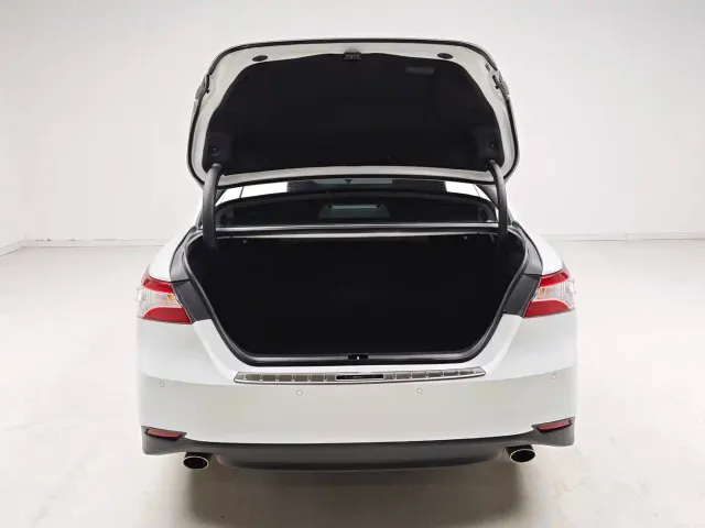 Toyota Camry — Фото автомобиля 10