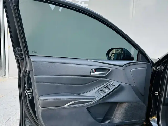Toyota Avalon — Фото автомобиля 20