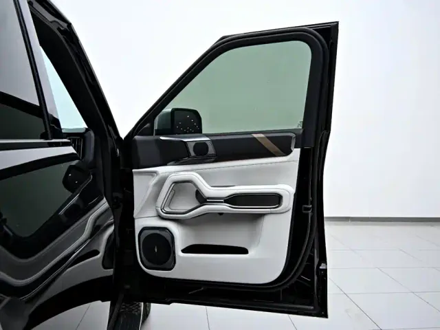 BYD FangChengBao Leopard 8 — Фото автомобиля 20