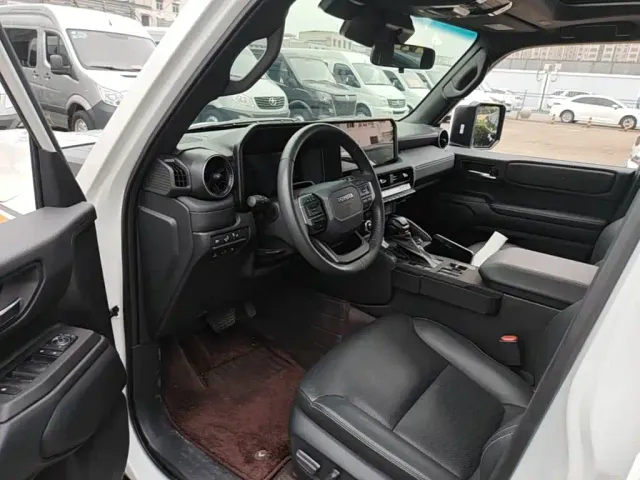 Toyota Prado — Фото автомобиля 10