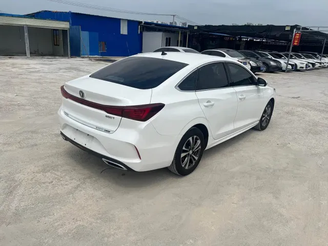 Changan Eado — Фото автомобиля 15