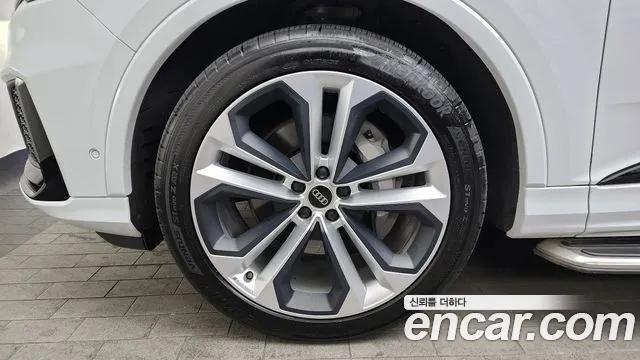 Audi Q7 55 TFSI quattro Premium — Фото автомобиля 5