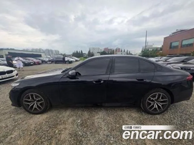 BMW 5 Series G60 — Фото автомобиля 3