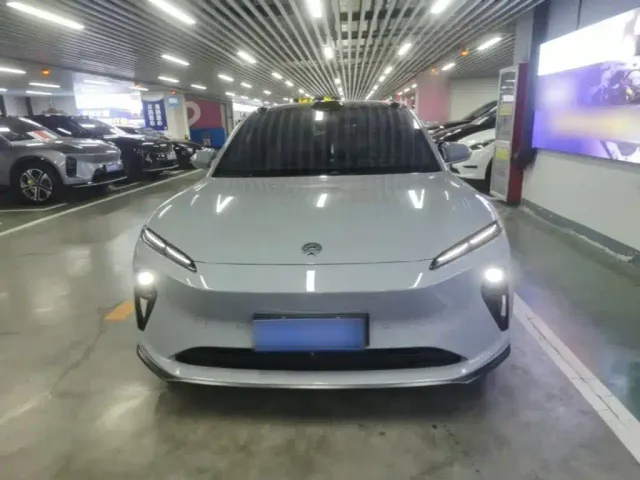 Nio ET5 Touring — Фото автомобиля 2