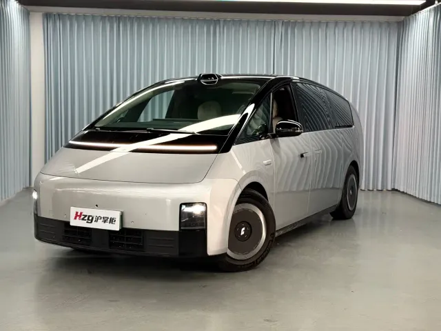 Фотография автомобиля — Li Auto MEGA