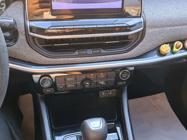 Jeep Compass — Фото автомобиля 5