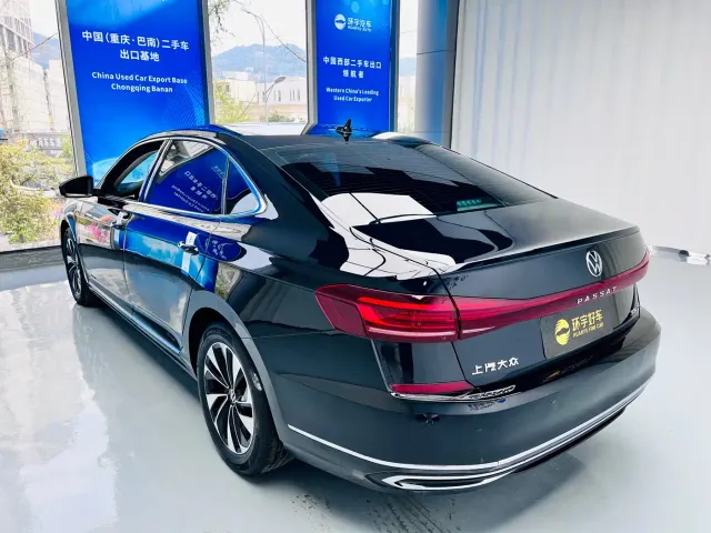 Volkswagen Passat — Фото автомобиля 7