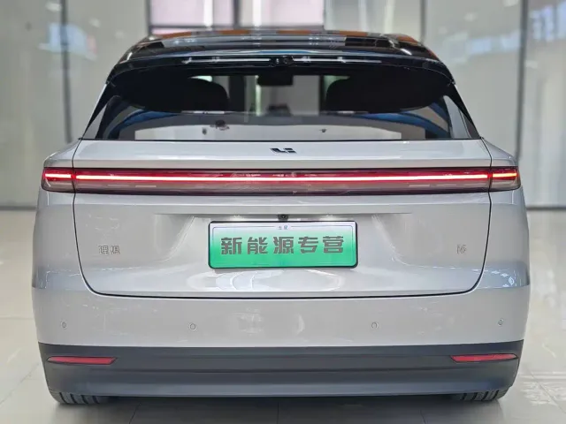 Li Auto i6 — Фото автомобиля 4