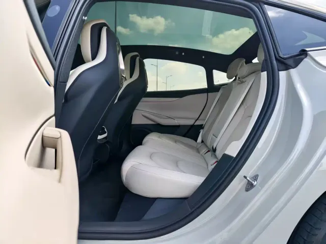 Xiaomi SU7 — Фото автомобиля 6