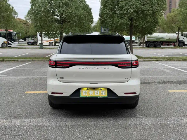Leapmotor C11 — Фото автомобиля 6