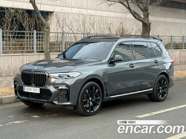 BMW X7 xDrive 40i M Sport Онлайн Exclusive Edition 6 мест — Фото автомобиля 2