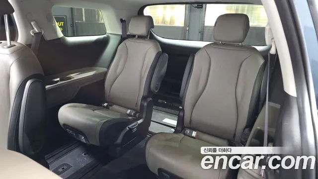 Kia Carnival Generation 4 — Фото автомобиля 19
