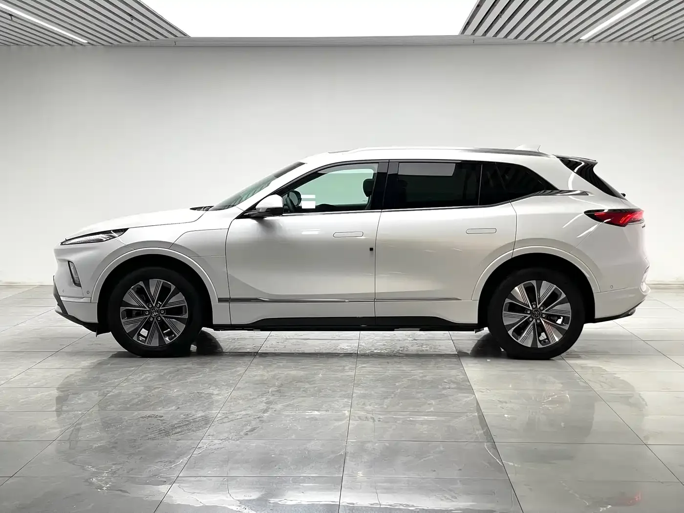 Buick Buick E5 2025 Model 620KM Premium Edition — Фото автомобиля 7