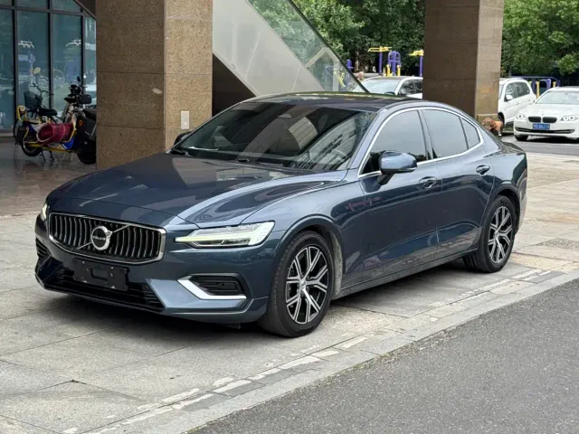 Фотография автомобиля — Volvo S60