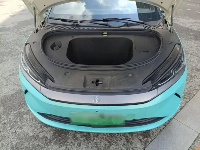 BYD Qin L — Фото автомобиля 19