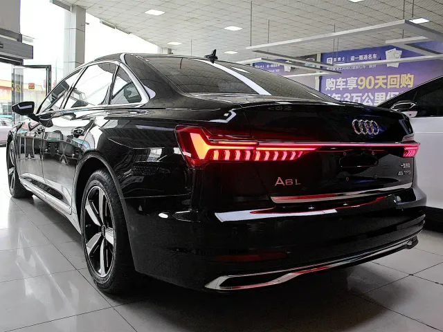 Audi A6L — Фото автомобиля 14