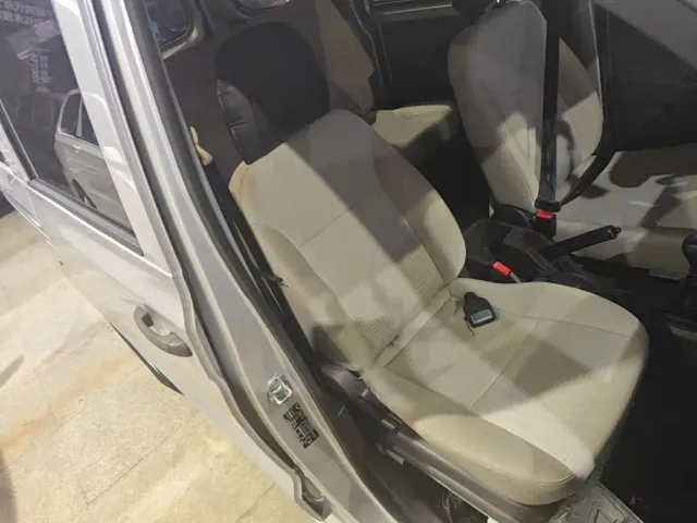 Wuling Hongguang V — Фото автомобиля 24