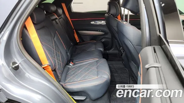 Genesis GV70 2.5T Бензин AWD — Фото автомобиля 12