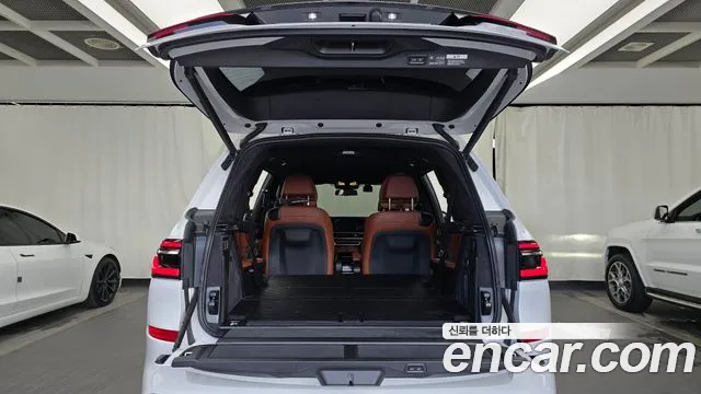 BMW X7 — Фото автомобиля 16