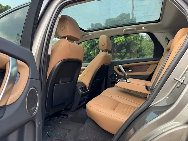 Land Rover Discovery Sport — Фото автомобиля 14