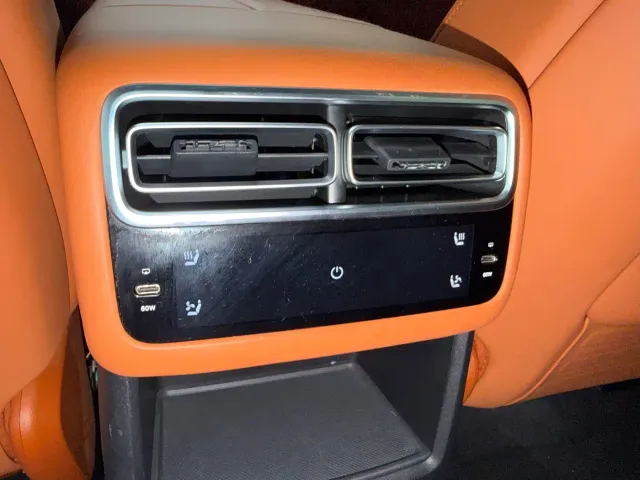 Li Auto L7 — Фото автомобиля 14