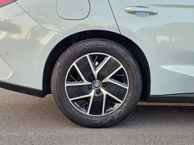 BYD Qin L — Фото автомобиля 21