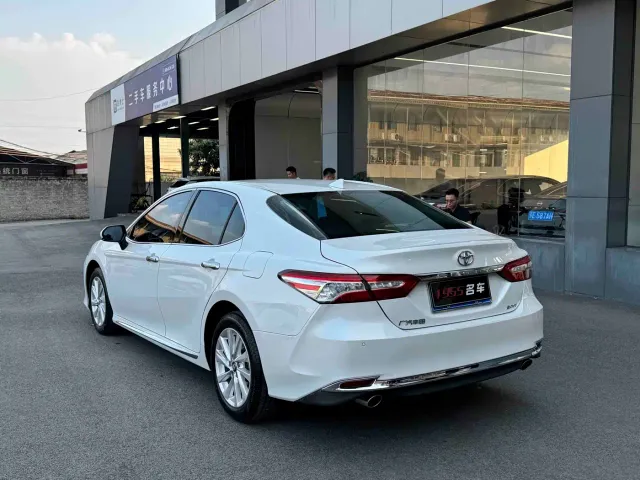 Toyota Camry — Фото автомобиля 7