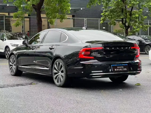Volvo S90 — Фото автомобиля 10