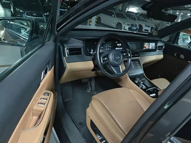 Li Auto ONE — Фото автомобиля 15
