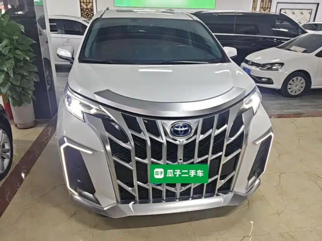 Toyota Sienna — Фото автомобиля 2
