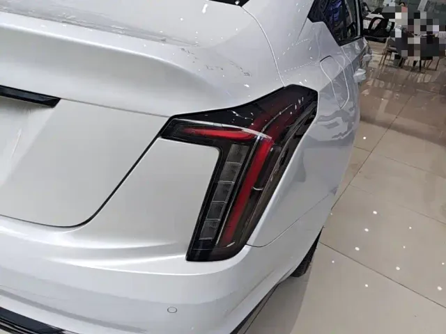 Cadillac CT5 — Фото автомобиля 7