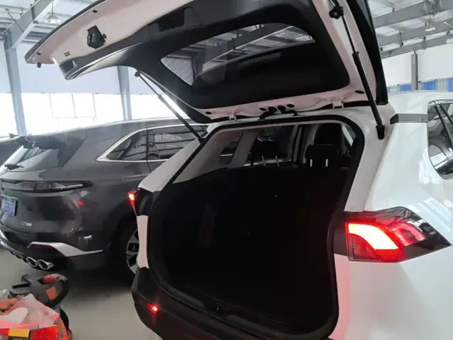 Toyota RAV4 — Фото автомобиля 18
