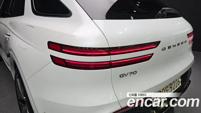 Genesis GV70 2.5T Бензин AWD — Фото автомобиля 23