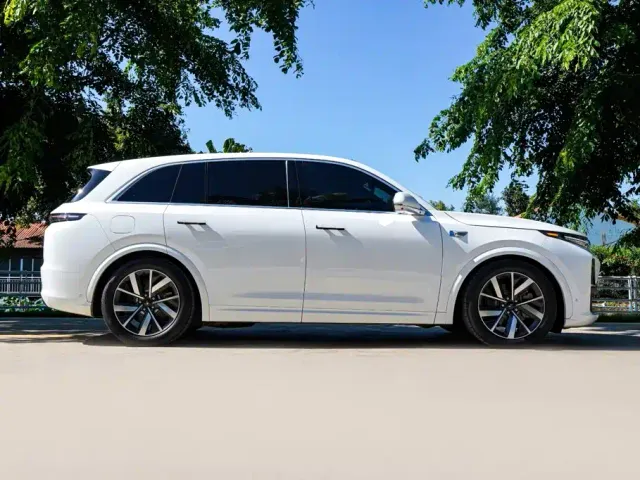Li Auto L7 — Фото автомобиля 5