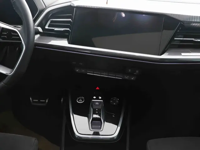 Audi Q4 e-tron — Фото автомобиля 9
